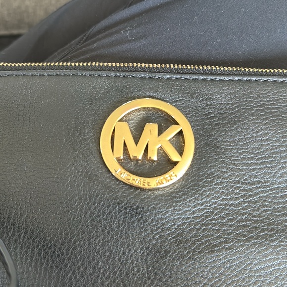 Michael Kors Clutch - Gold Hardware - Picture 4 of 4